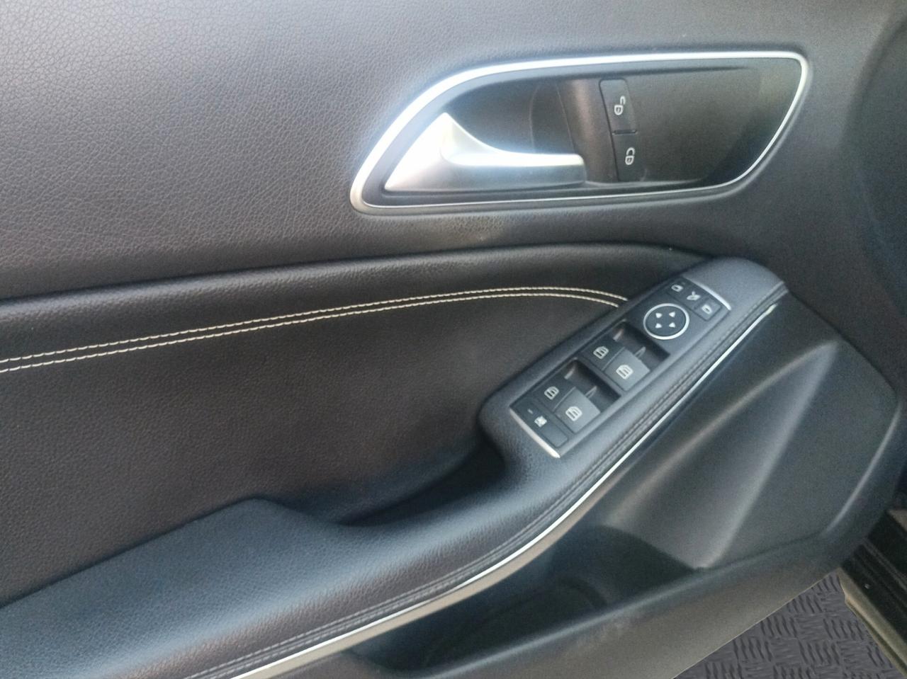 Mercedes-benz CLA 200 d Business