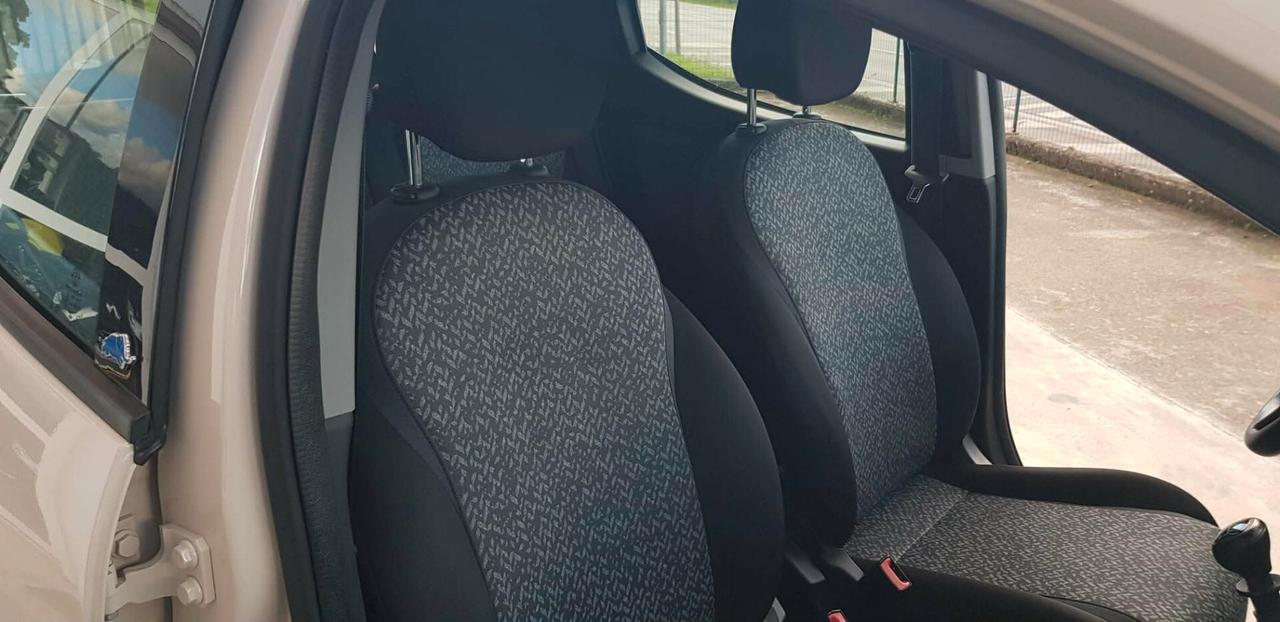 Lancia Ypsilon 1.2 69 CV 5 porte Unyca