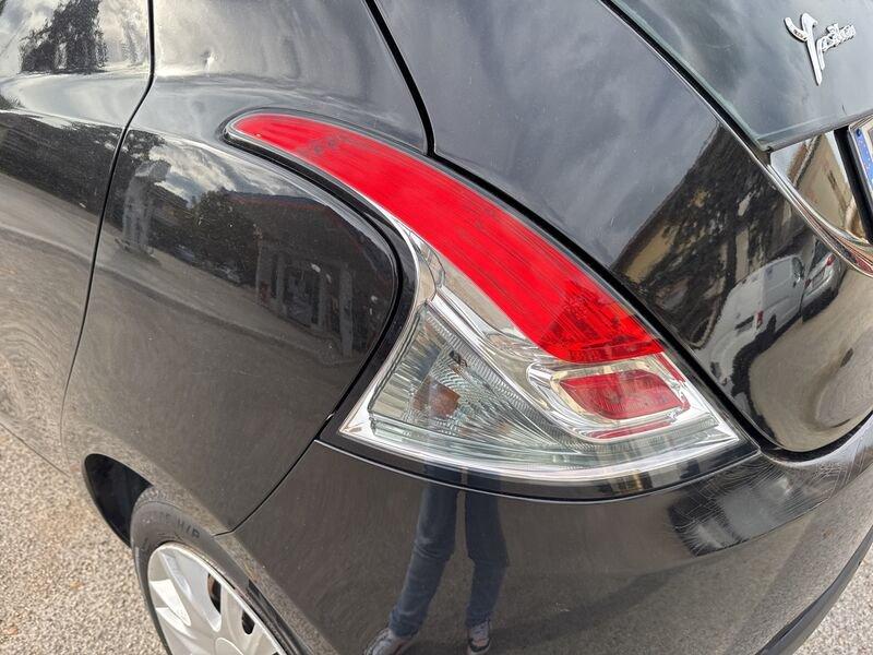 Lancia Ypsilon Ypsilon 1.2 8v Silver s/c.traz.,esp ecochic Gpl 69cv