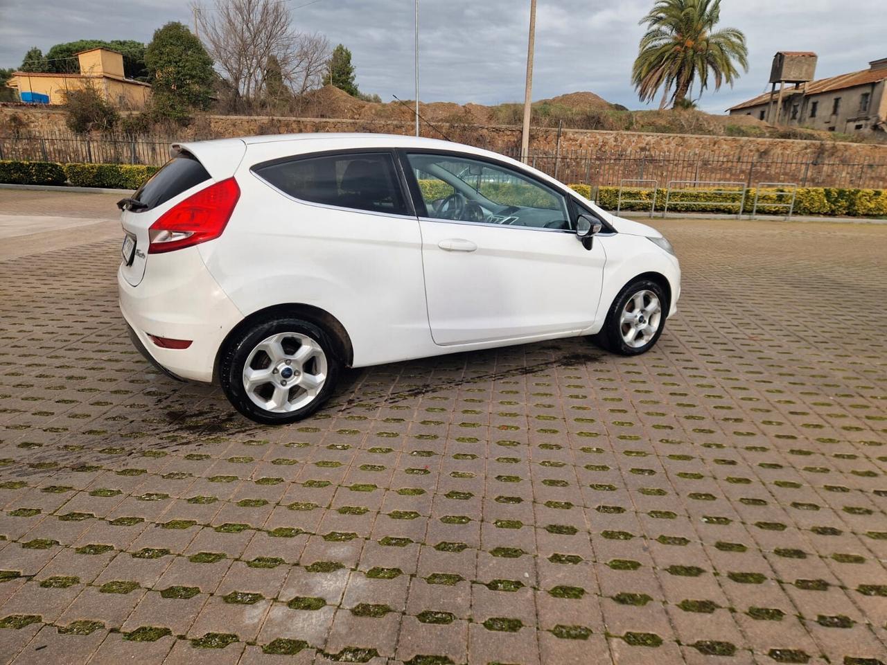 Ford Fiesta Fiesta+ 1.4 3 porte Bz.- GPL