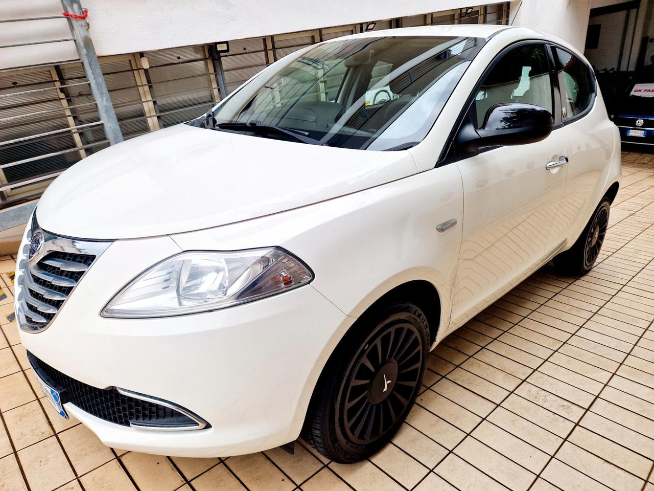 Lancia Ypsilon 1.2 69 CV 5 porte GPL Ecochic Gold