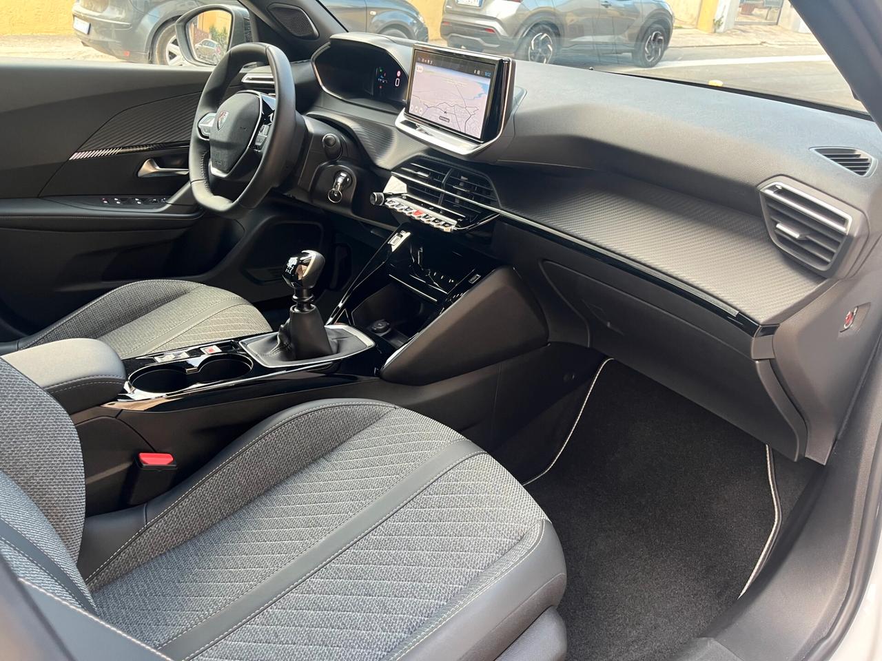 Peugeot 2008 PureTech 100 S&S Allure