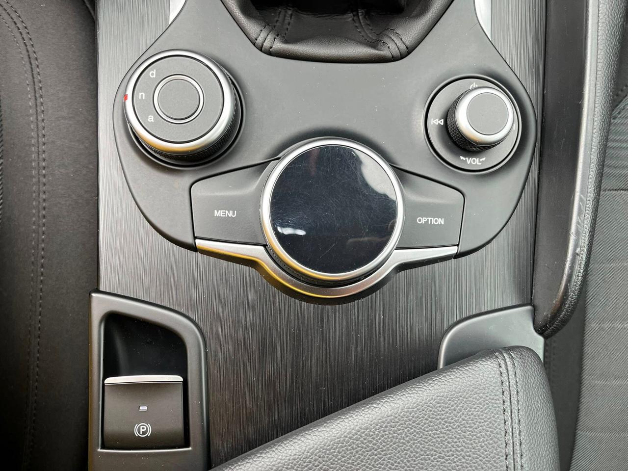 Alfa Romeo Giulia 2.2 Turbodiesel 150CV Business Launch Edition