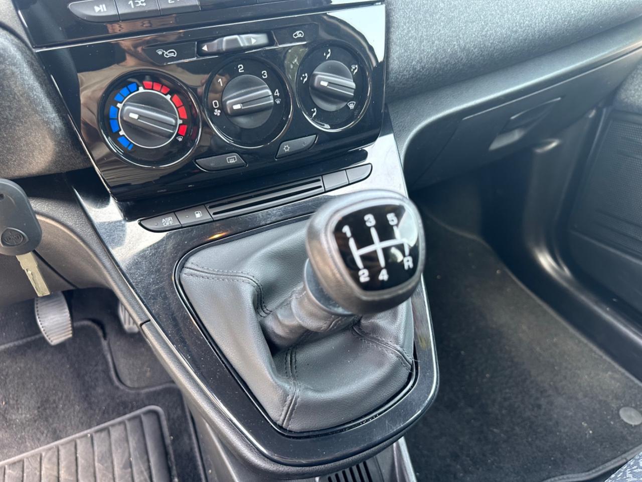 Lancia Ypsilon 1.2 69 CV GPL di serie/UniPro/Sensori