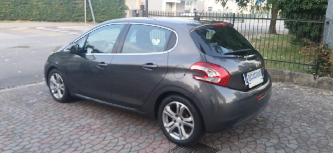 Peugeot 208 1.4 HDi neopatentati