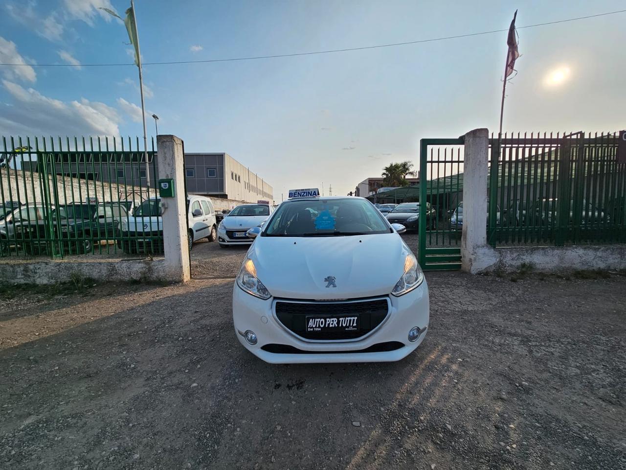 Peugeot 208 2014-MOTORE NUOVO