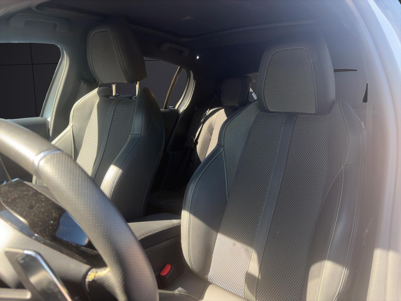PEUGEOT 208 1.2 HYBRID GT 110CV L’AUTO DEL MOMENTO