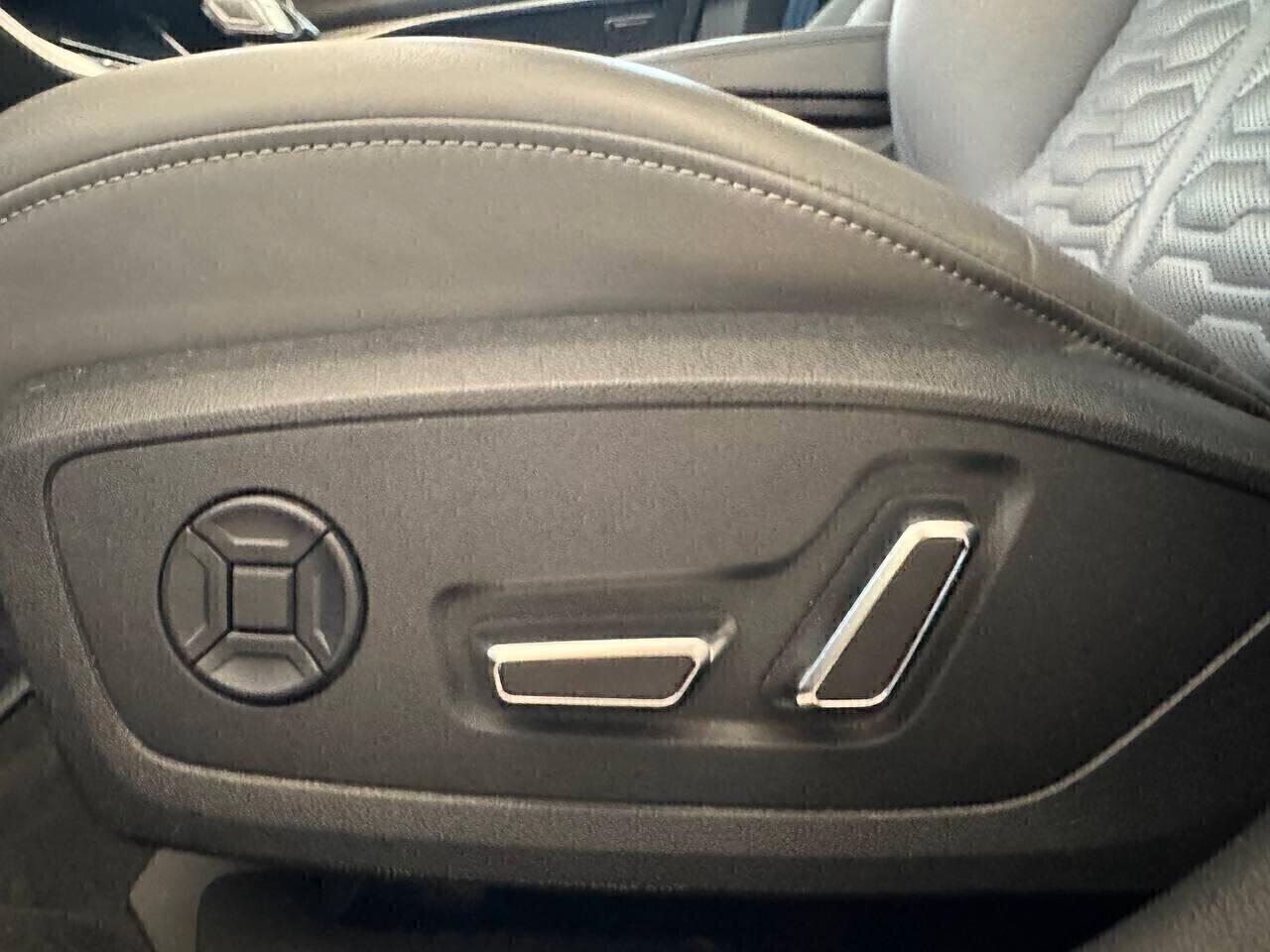 Audi RS6 RS 6 Avant 4.0 TFSI V8 quattro Ruote posteriori sterzanti