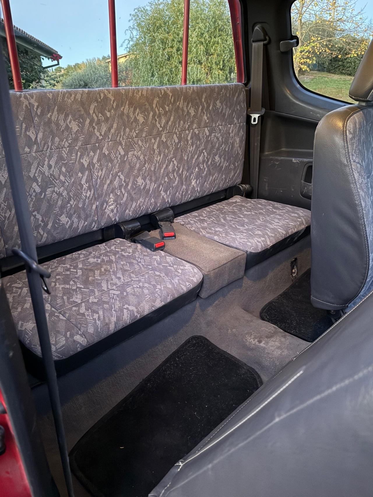 Mitsubishi L200 2.5 TDI 4WD Club Cab Pup. GLS Targ.