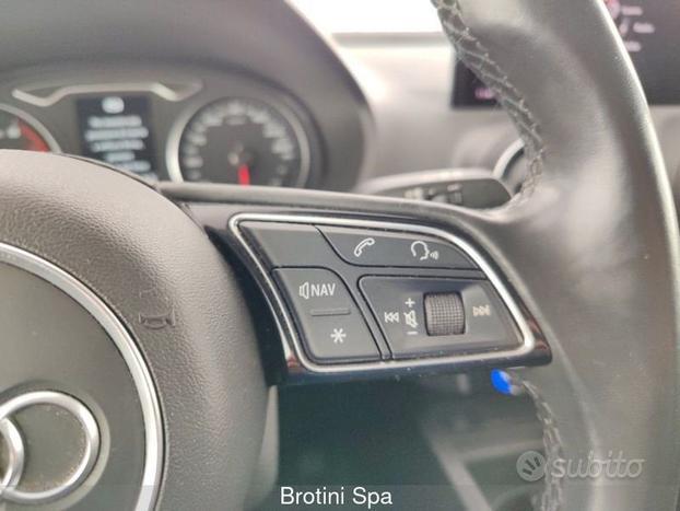 Audi Q2 35 TFSI S tronic Identity Black