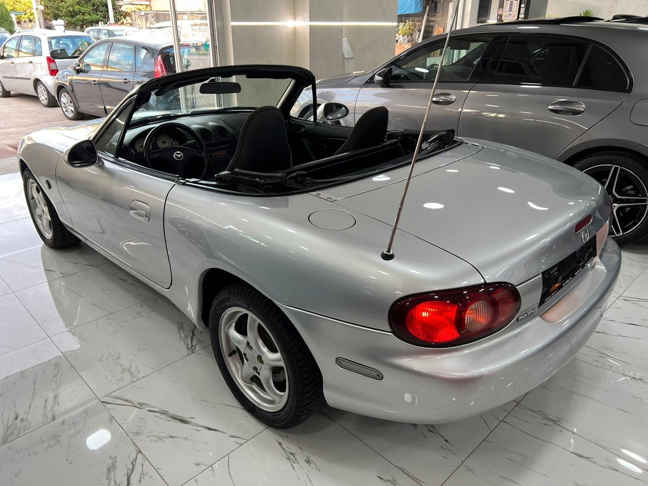 Mazda MX-5 1.6 Roadster - VERO CONSERVATO