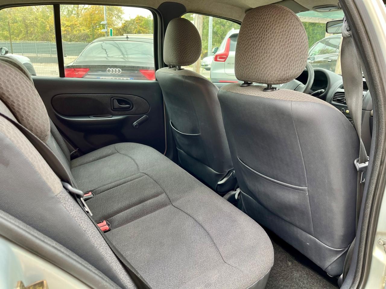 Renault Clio 1.2 cat 5 porte Confort Authentique