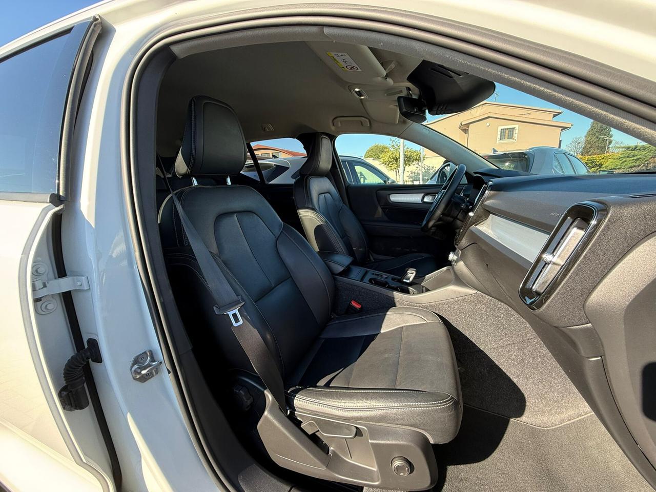 Volvo XC40 2.0 diesel -auto-4x4-D3 AWD Geartronic Momentum *PREZZO REALE*