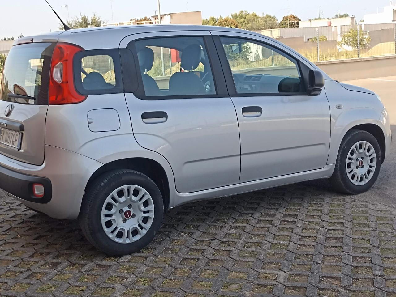 FIAT. NEW PANDA LOUNGE 1.3 DIESEL COMANDI AL VOLANTE