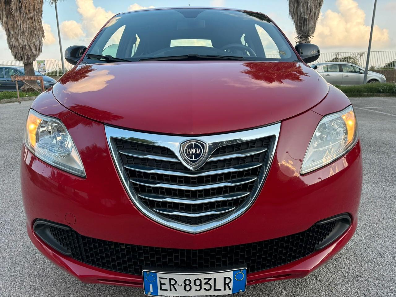 Lancia Ypsilon 0.9 TwinAir 85 CV 5 porte Metano Ecochic Silver