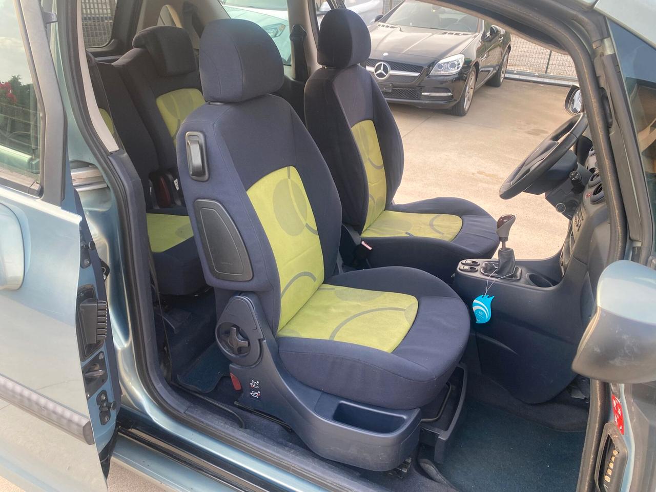 Peugeot 1007 1.4 HDi Trendy