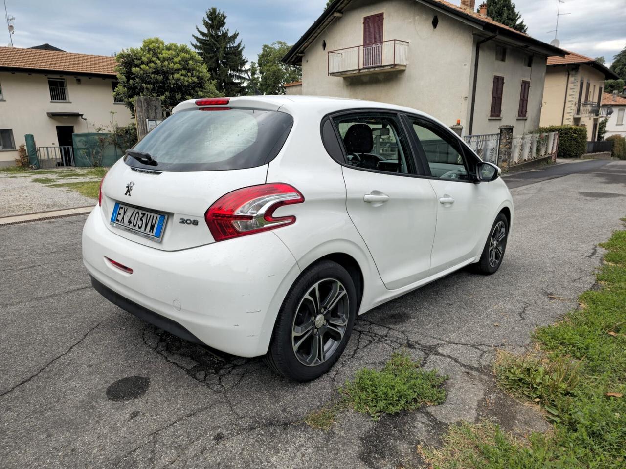 Peugeot 208 1.2 benzina