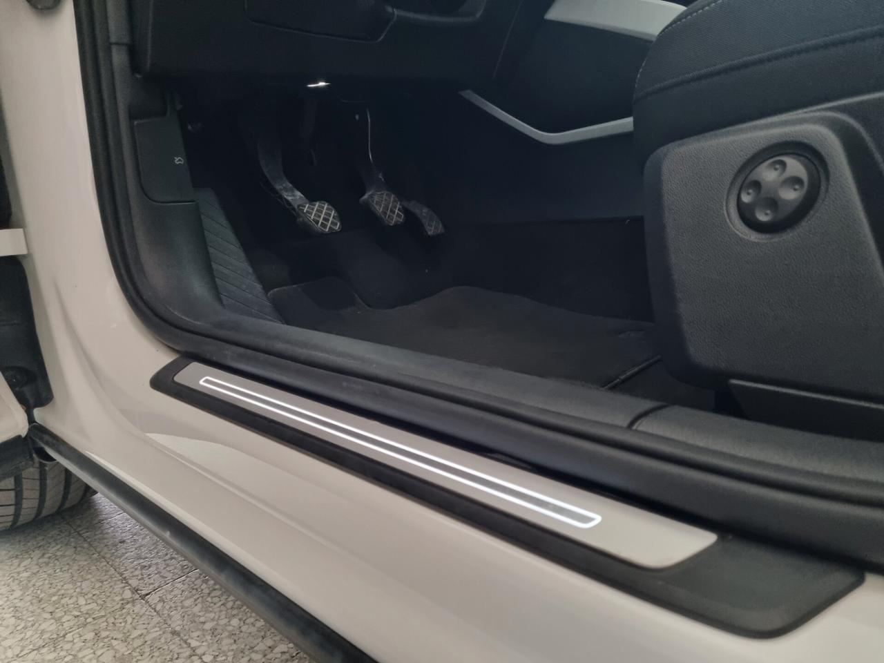 Audi Q2 30 TFSI Admired TELECAMERA, FULL LED, KEYLESS