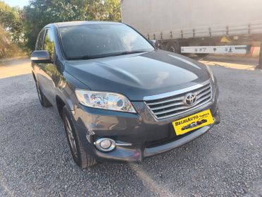 Toyota RAV 4 2012---2.2 Diesel