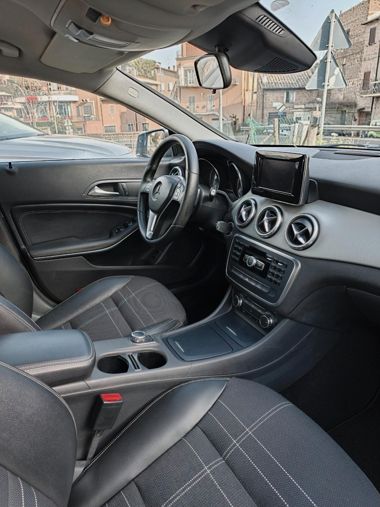 Mercedes-benz CLA 220 CDI Automatic Premium