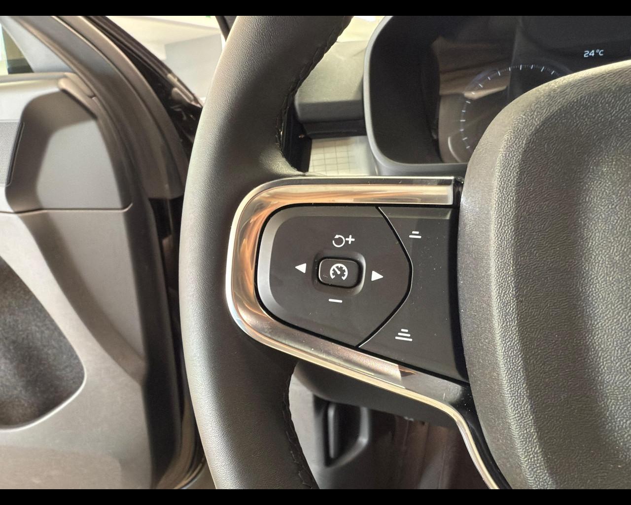 VOLVO XC40 (2017-->) - XC40 T2 Core