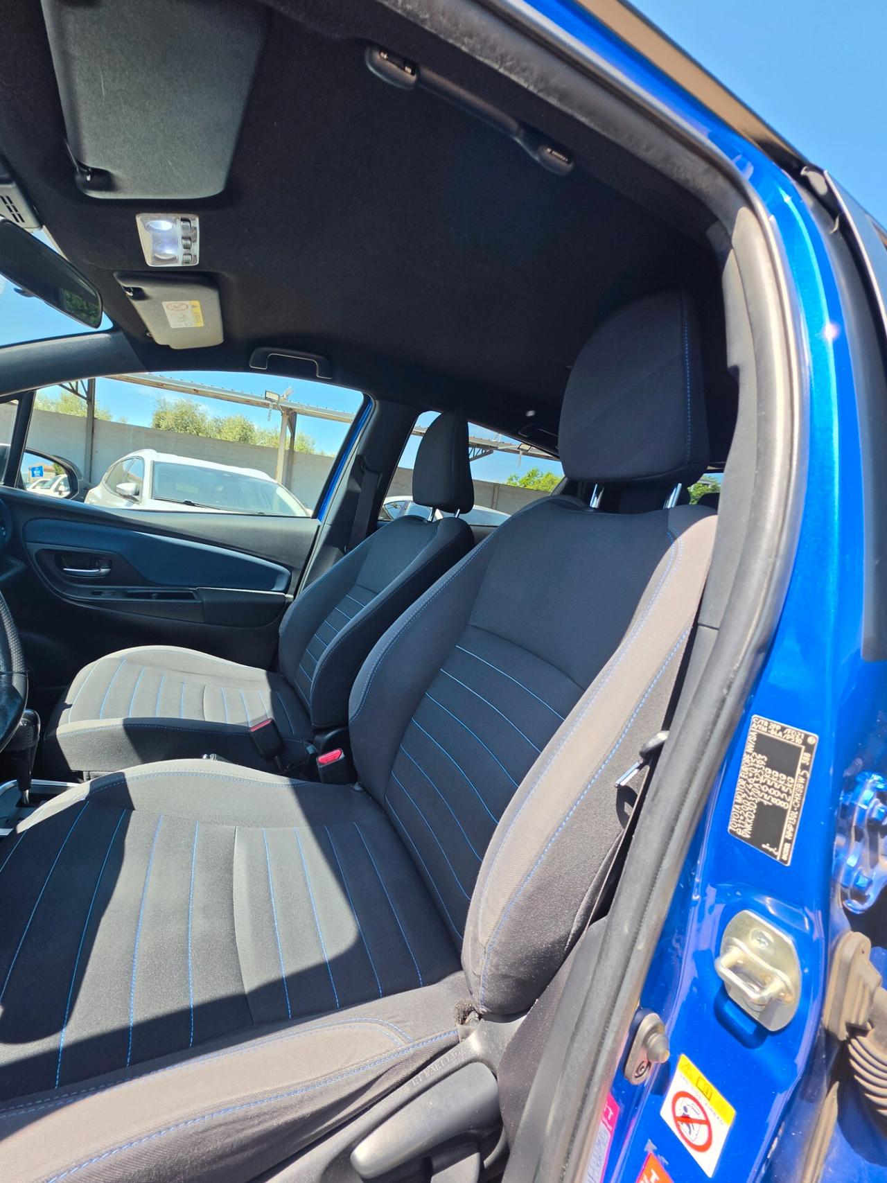 Toyota Yaris Hybrid 1.5 101cv ok neopatentati