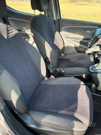 LANCIA Y BENZINA EURO 5B TENUTA BENISSIMO PERFETTA