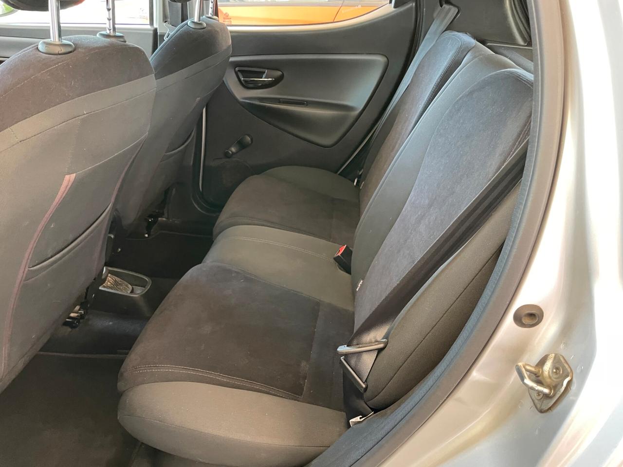 Lancia Ypsilon 1.2 69 CV 5 porte S&S Silver