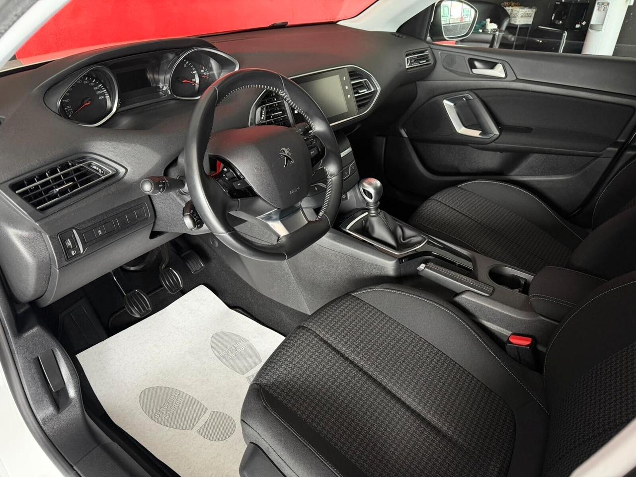 Peugeot 308 BlueHDi 130 S&S SW Allure