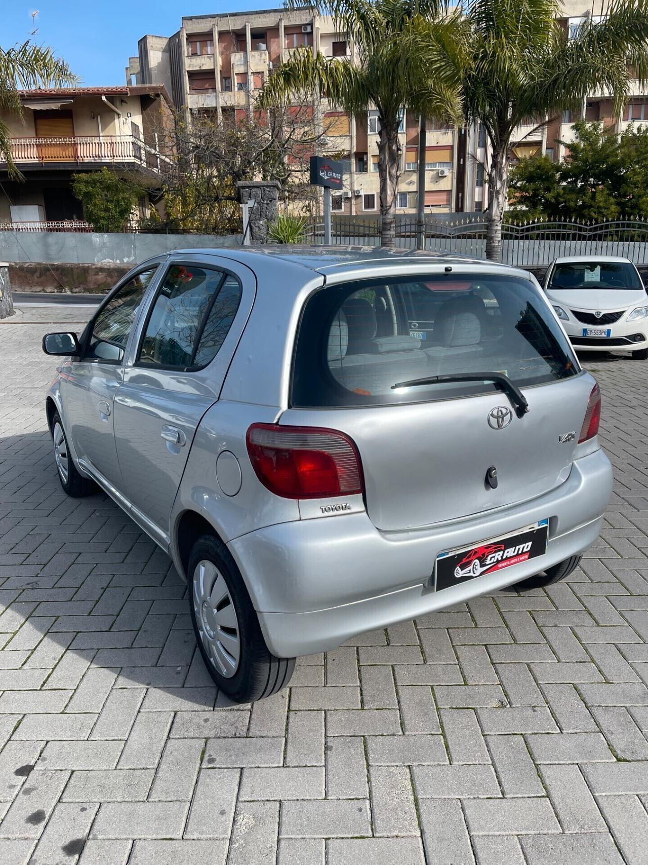 Toyota Yaris 1.0i 5 porte