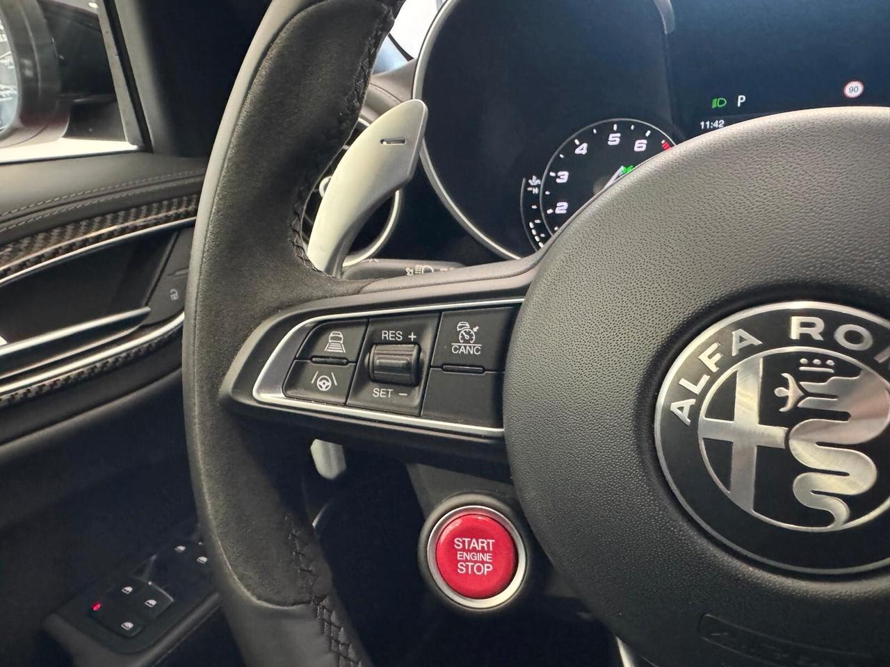 Alfa Romeo Giulia 2.9 V6 Bi-Turbo Quadrifoglio solo 6.000km