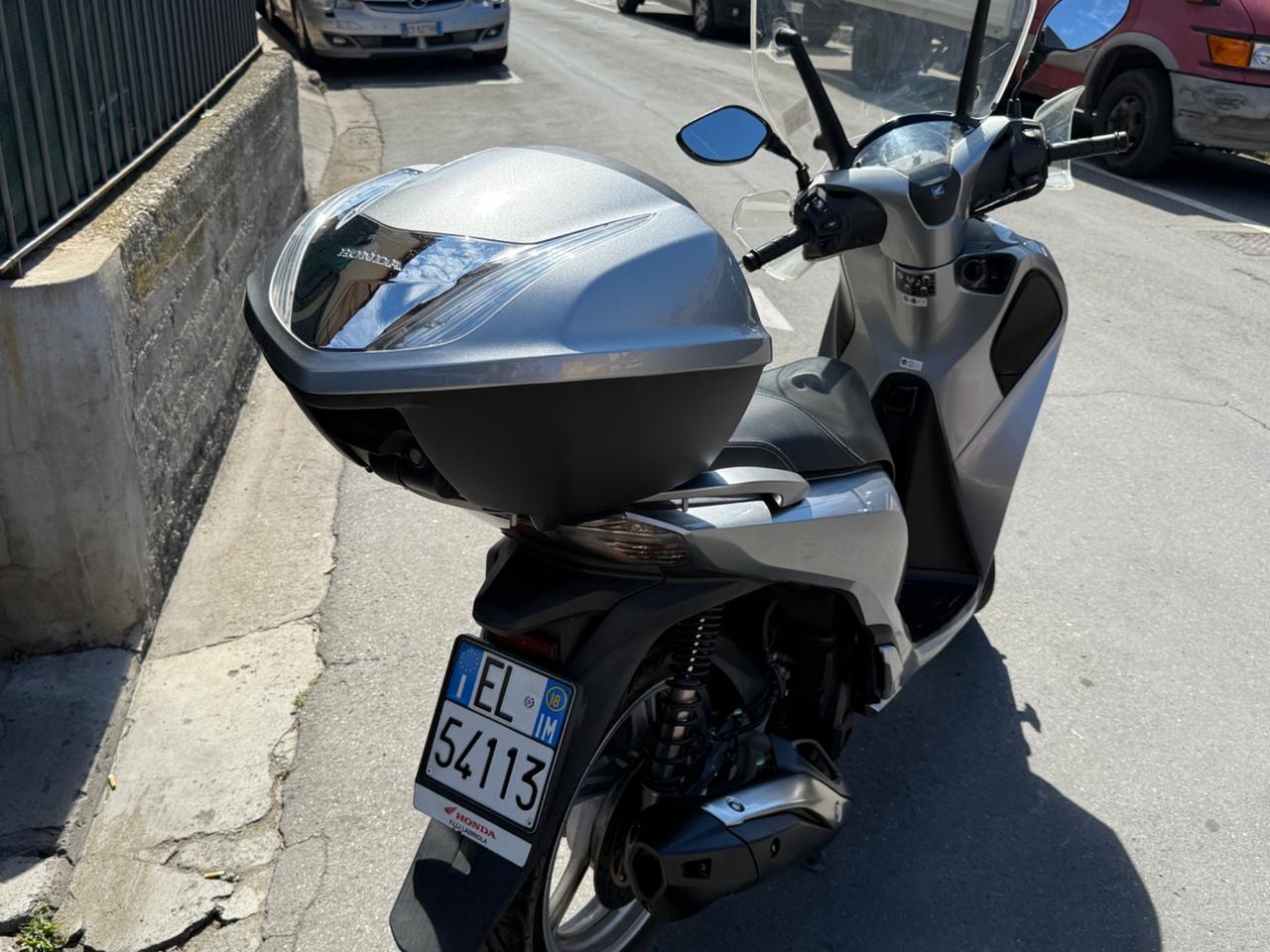 HONDA SH 125 i.e ABS - SOLO 4000 km -