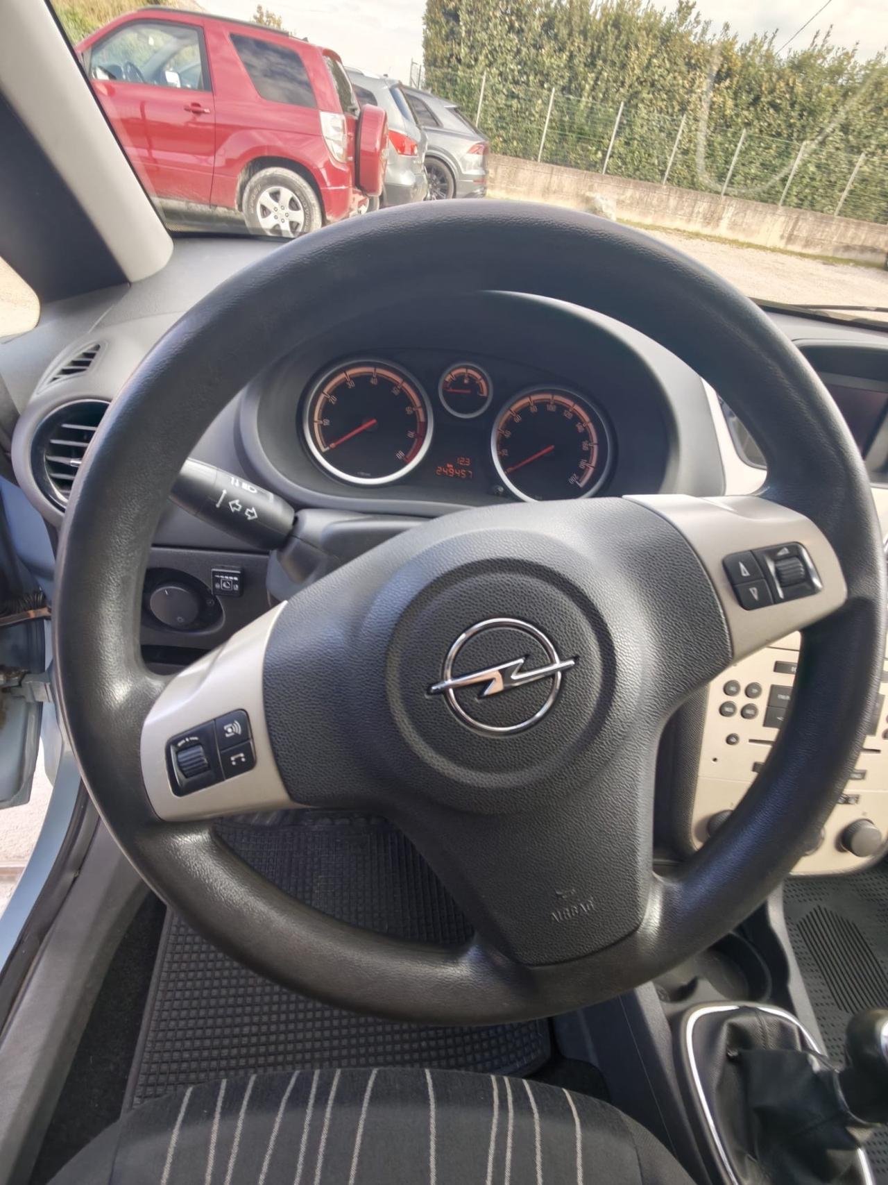 Opel Corsa 1.2 5 porte Cosmo gpl garantita 12 mesi