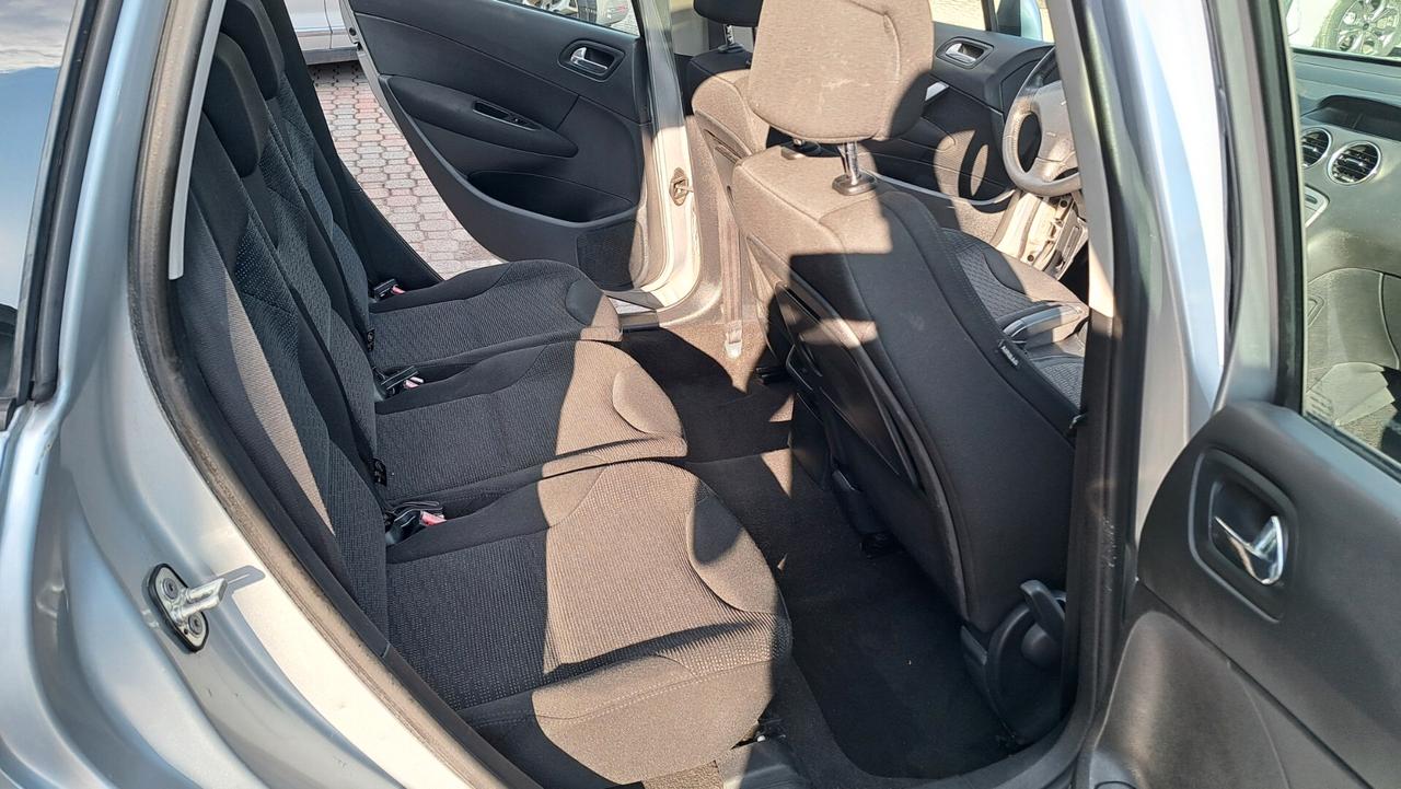 Peugeot 308 1.6 HDi 110CV SW Premium 7 Posti