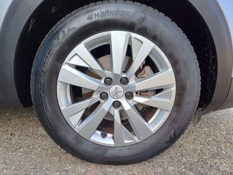 Peugeot 3008 3008 1.5 130cv eat8 GANCIO TRAINO