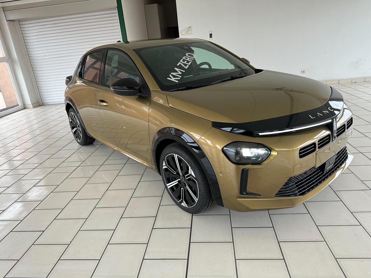 Lancia Ypsilon Hybrid e-DCT LX