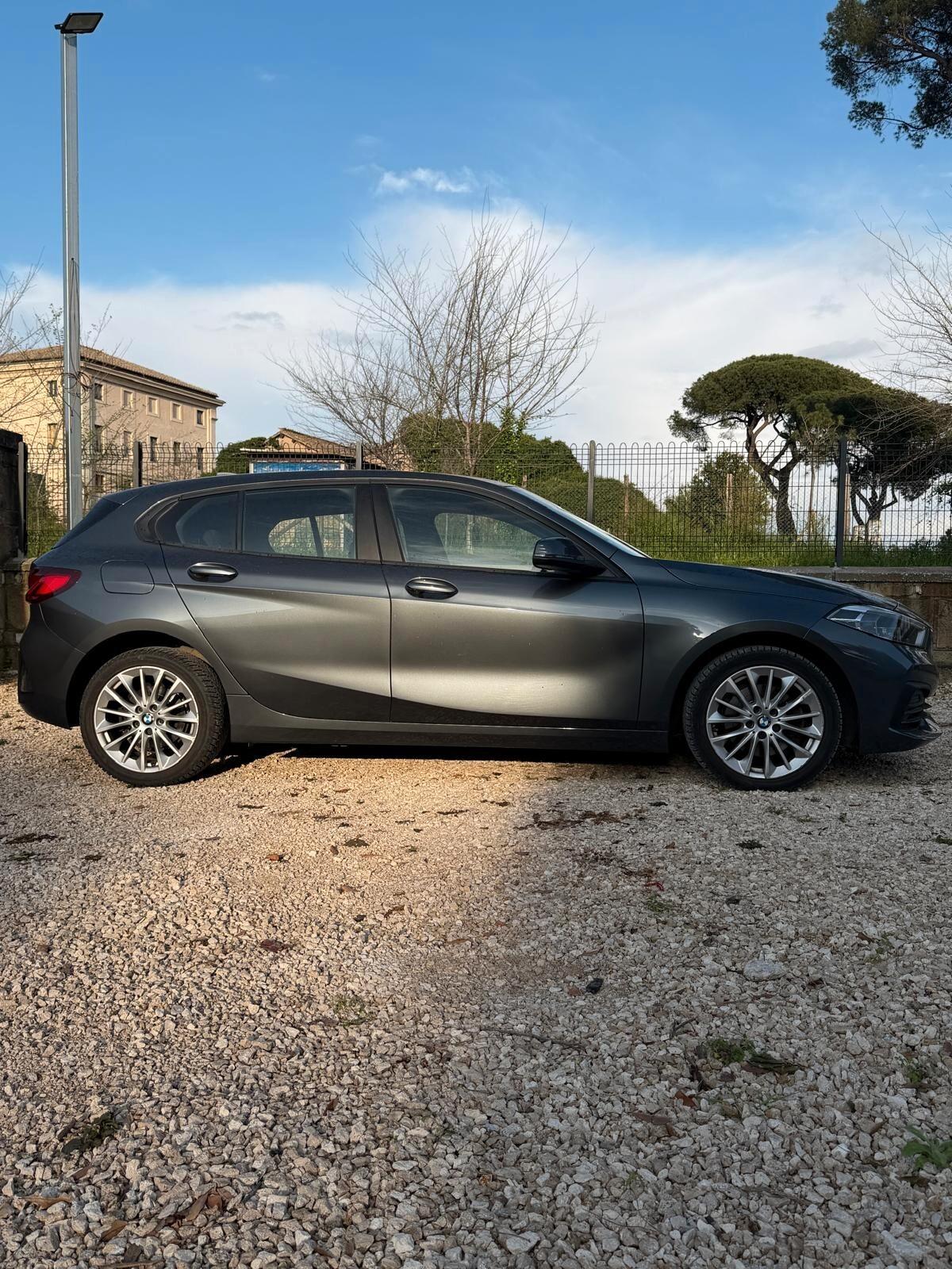 Bmw 116 116d 5p. Advantage