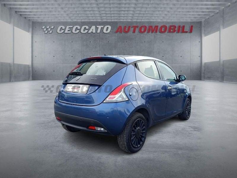 Lancia Ypsilon Ypsilon 1.0 firefly hybrid Silver s&s 70cv 5p.ti