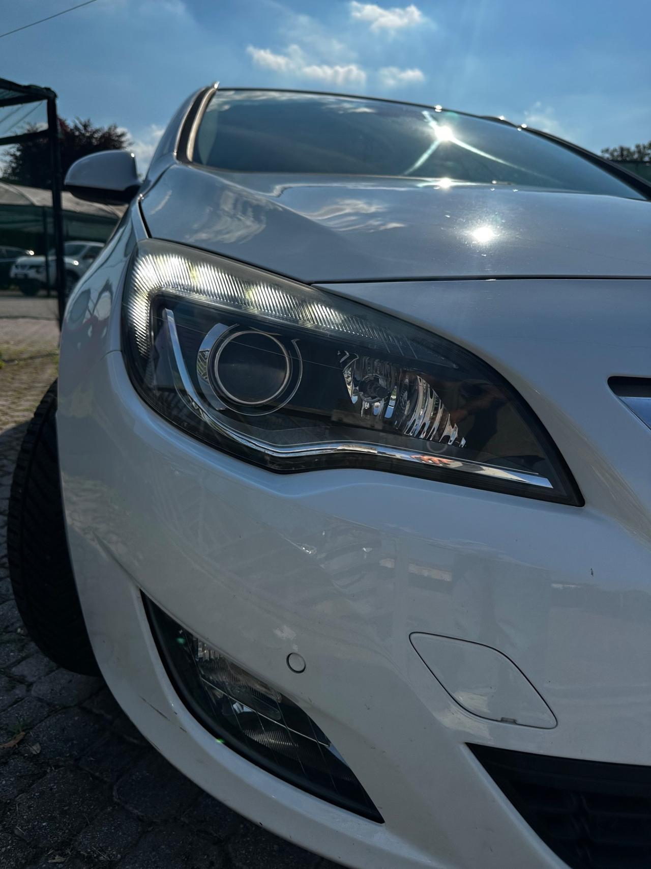 Opel Astra 1.4 Turbo 140CV Sports Tourer GPL Tech Elective