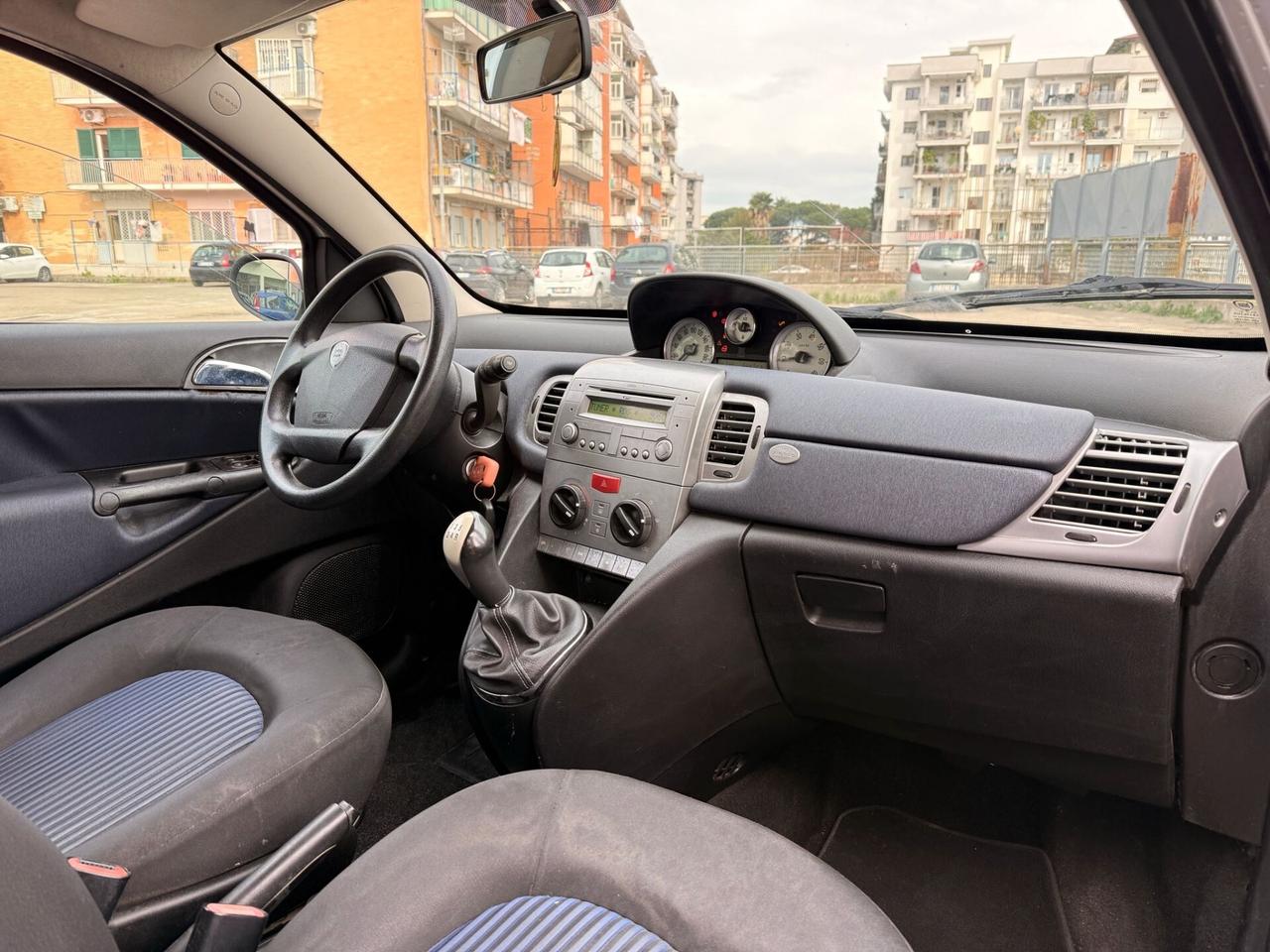 Lancia Ypsilon 1.3 MJT 75 CV Argento