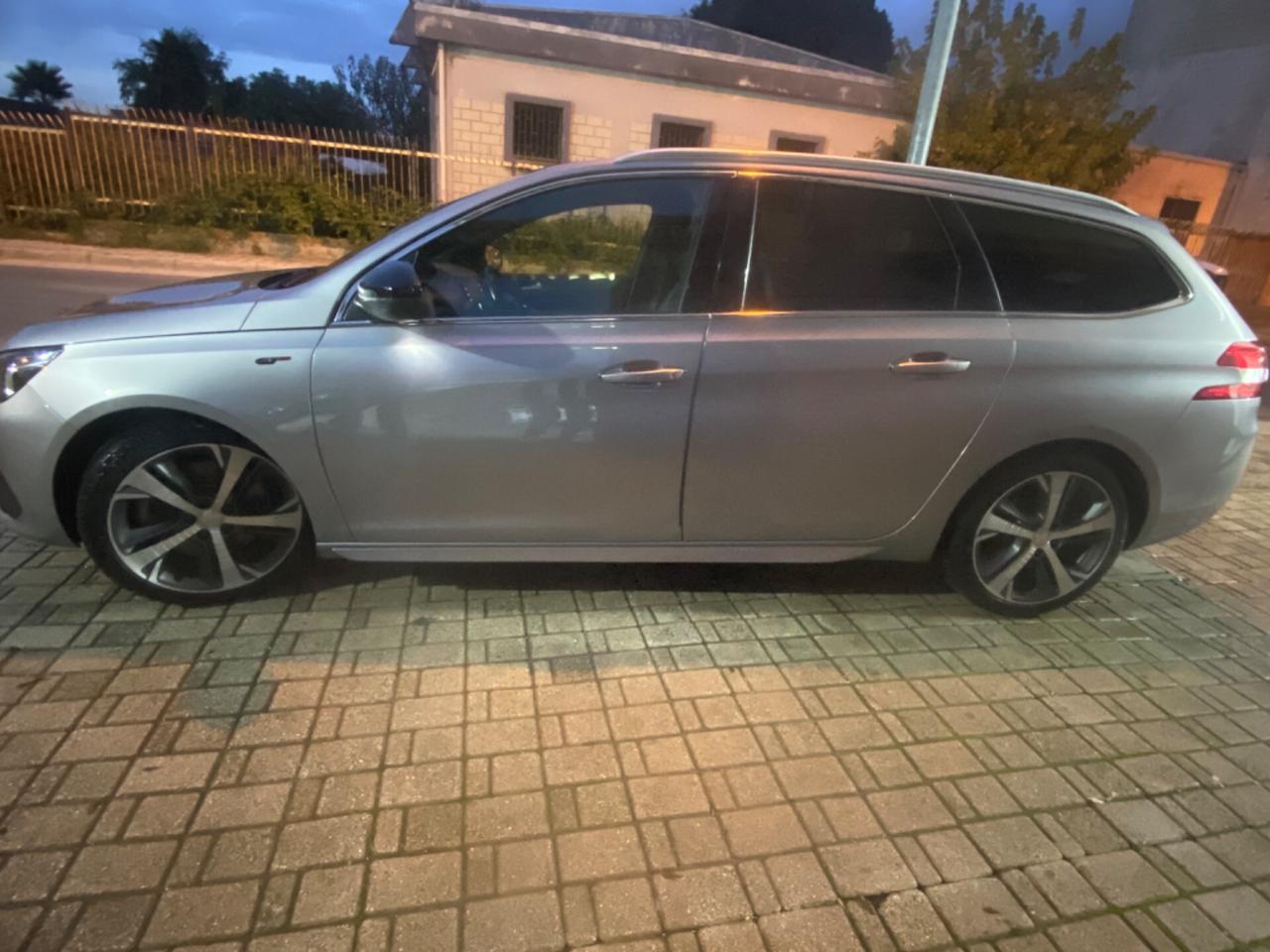 Peugeot 308 BlueHDi 180CV S&S EAT8 SW GT