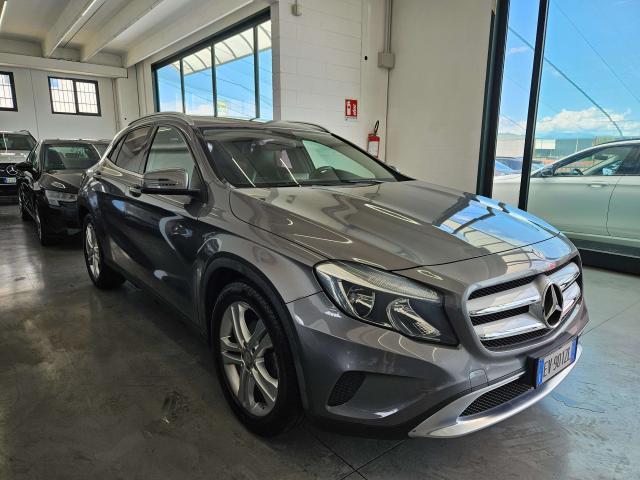 Mercedes-Benz GLA 200