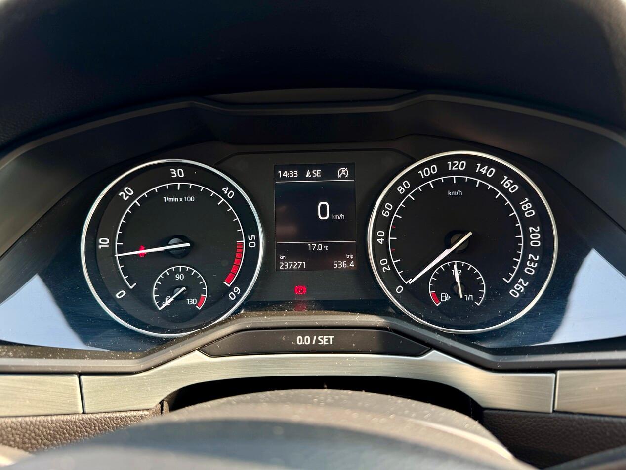 Skoda Superb Wagon Superb wagon 1.6 tdi Ambition