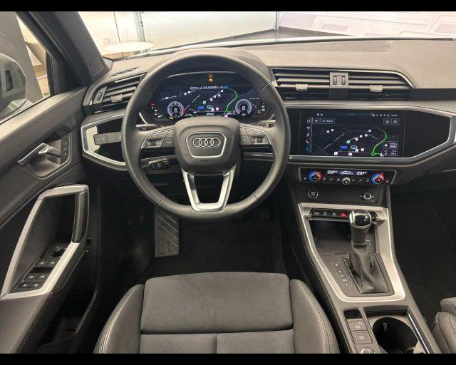 AUDI Q3 35 TDI S tronic Business Advanced