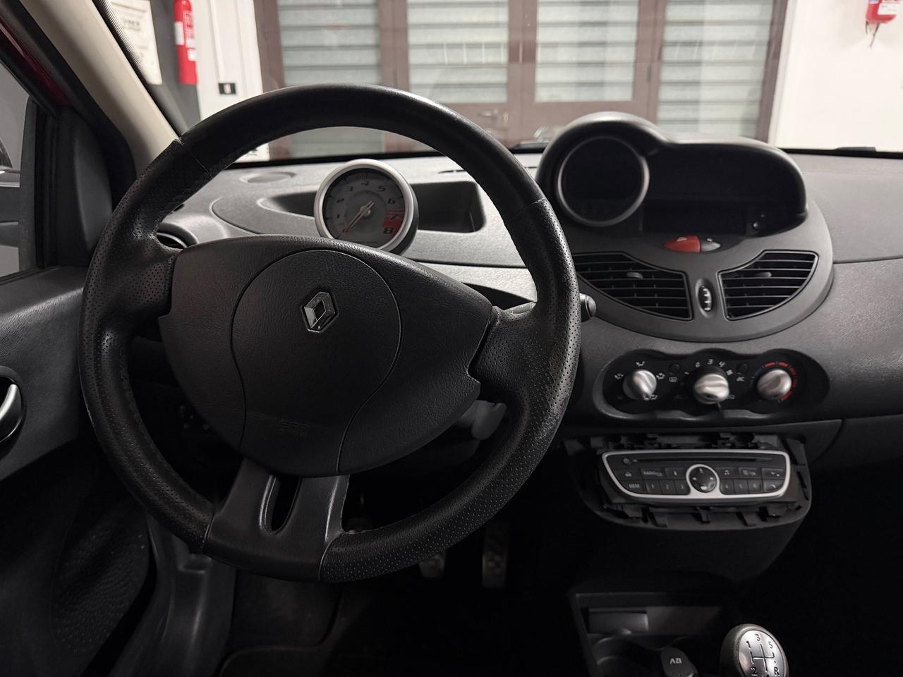 RENAULT Twingo 1.6 16V (133) R.S. 2010