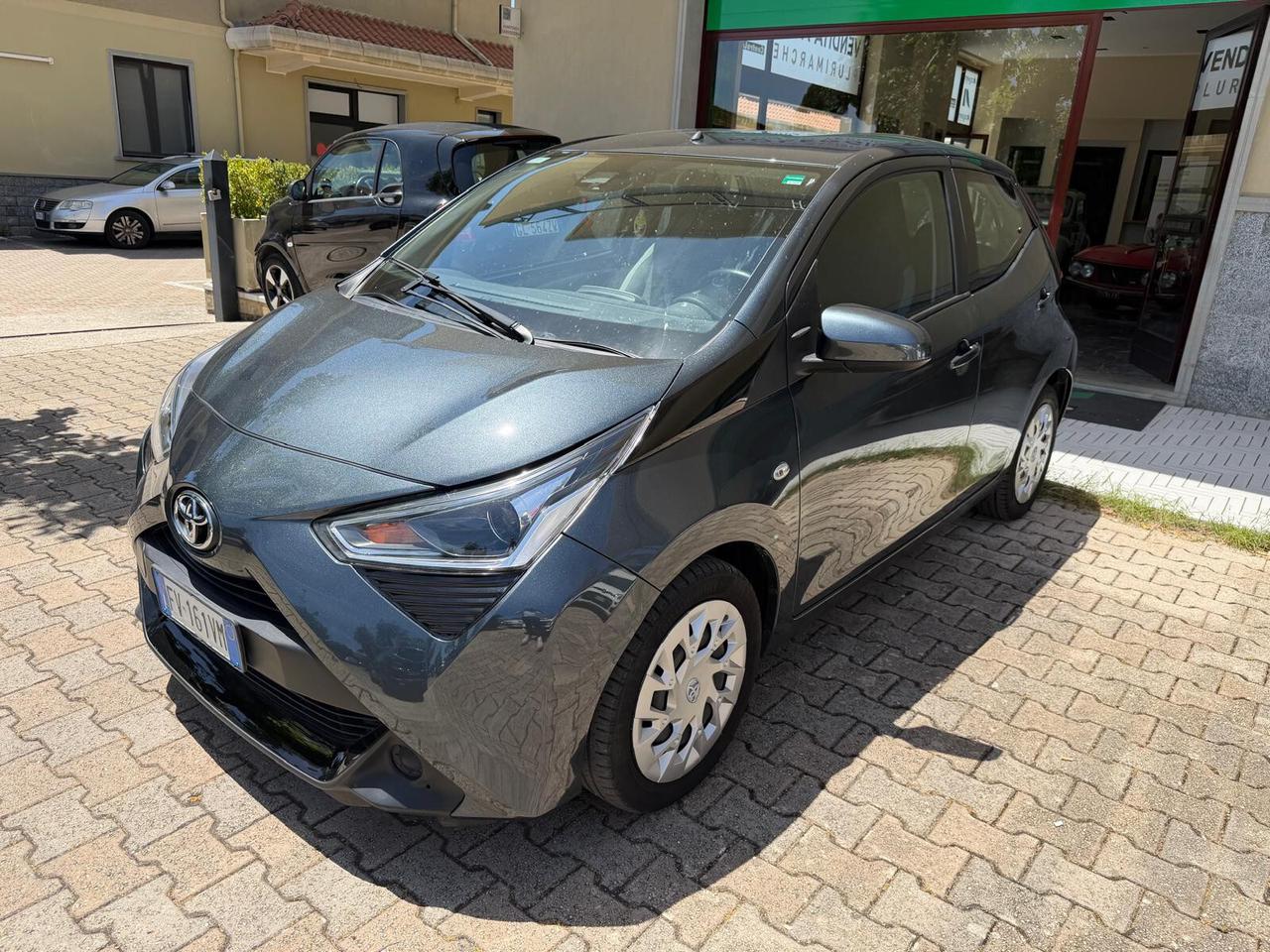 Toyota Aygo 1.0 VVT-i 72 CV 5 porte x-cool MMT