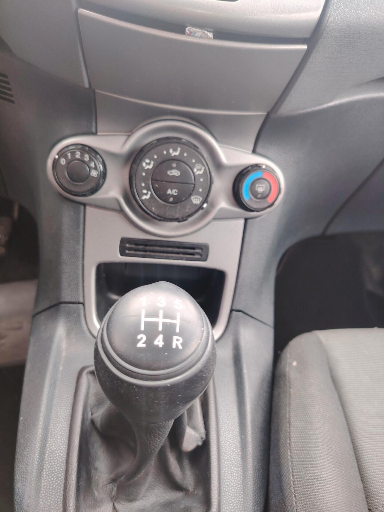 Ford Fiesta 1.4 5 porte Titanium Bz.- GPL