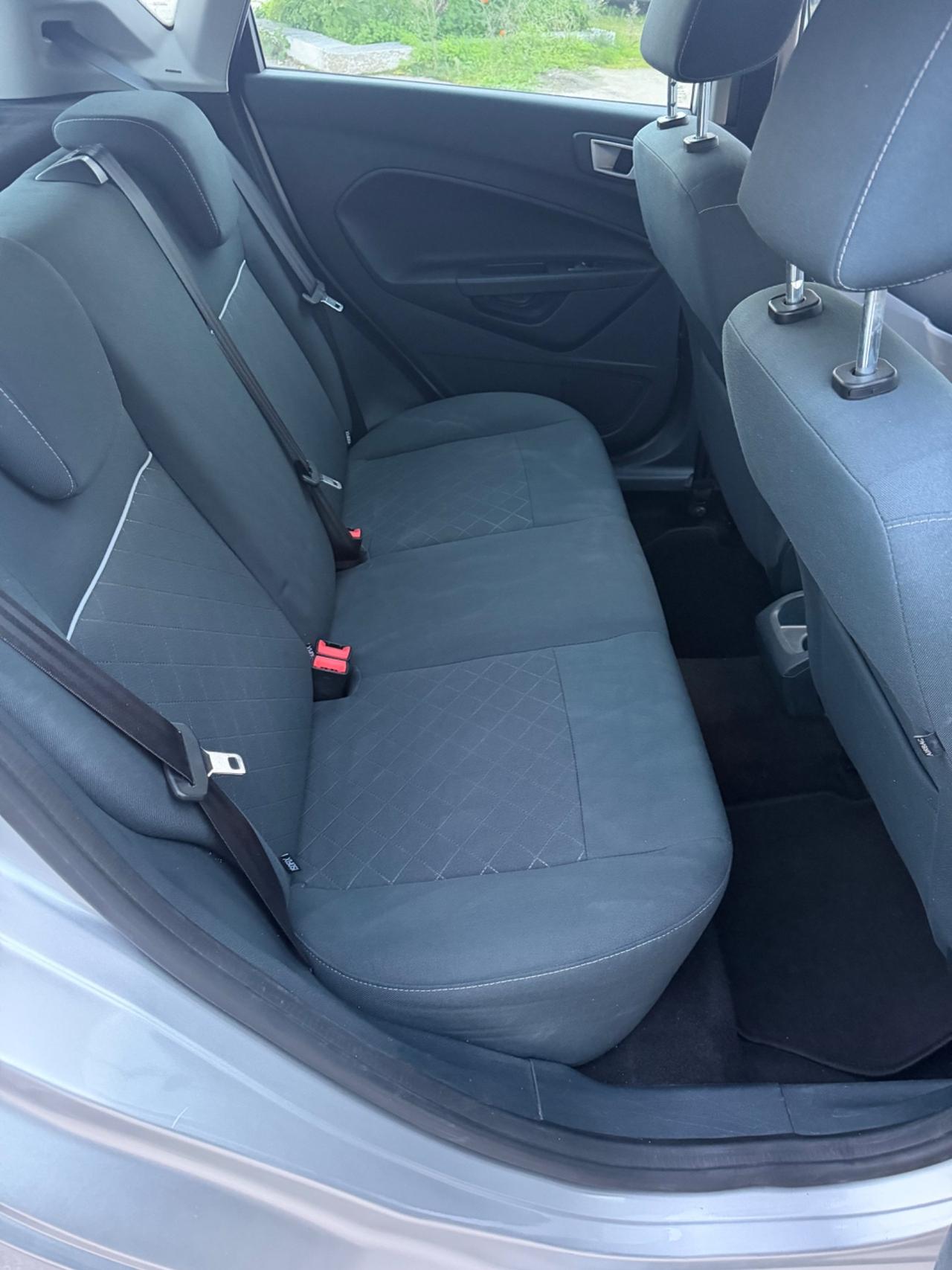 Ford Fiesta 1.4 TDCi 70CV 5 porte Titanium