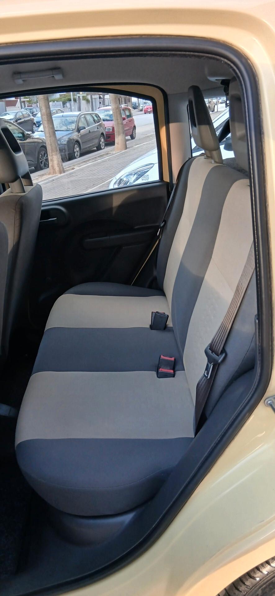 FIAT PANDA 1.2 EMOTION PARI AL NUOVO