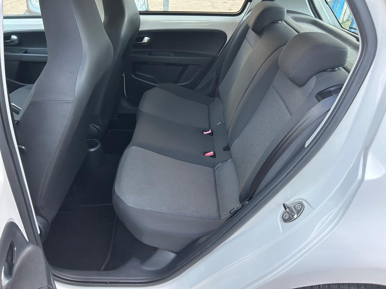 Volkswagen Up 1.0 benzina 75 cavalli 2012